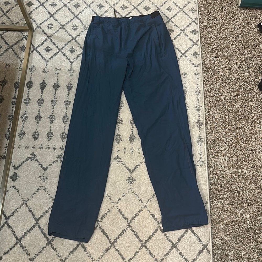 Lululemon Athletic Pants Men’s Medium Drawstring Cuff.